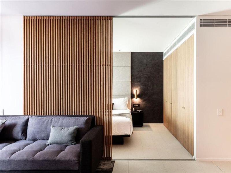 Skye Suites Sydney Eksteriør bilde A sliding door