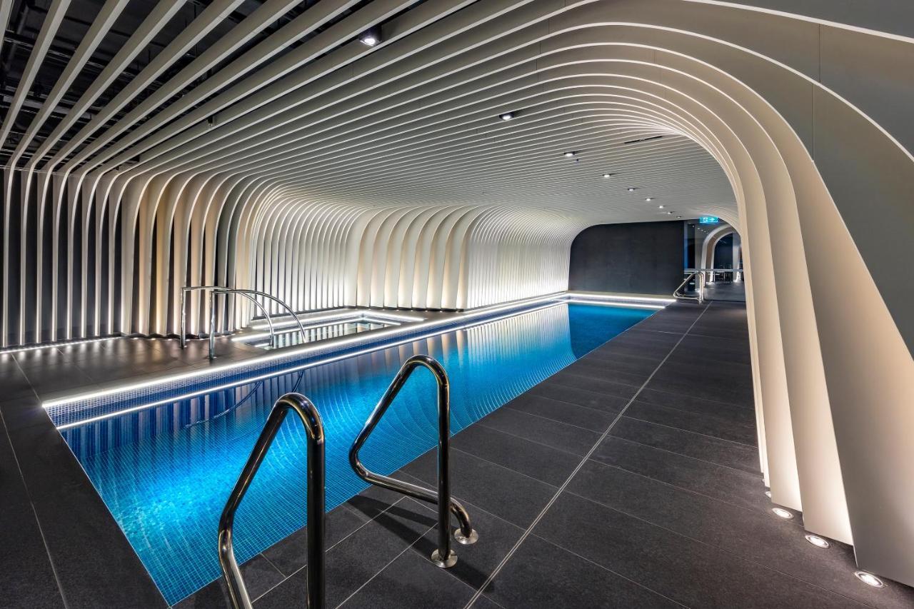 Skye Suites Sydney Eksteriør bilde The pool at The Standard London